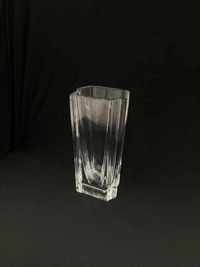 null DAUM FRANCE :
Large glass vase.
Signed on the base. 
H : 27,5 cm.
Scratches...
