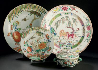 null Paire d'assiettes en porcelaine de la famille verte. Chine, dynastie Qing, époque...