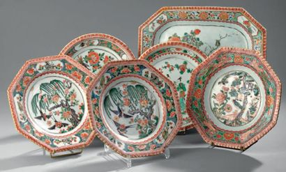 null Deux paires d'assiettes en porcelaine de la famille verte. Chine, dynastie Qing,...