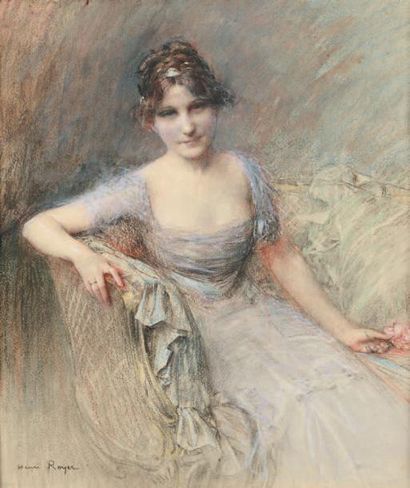 Henri ROYER (1869-1938) Portrait de femme accoudée Dessin au crayon et pastel. Signé...