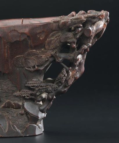 null Coupe libatoire en corne de rhinocéros sculptée Chine, dynastie Qing, début...