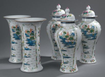 null Garniture de trois vases balustre couverts et deux vases cornet en porcelaine...