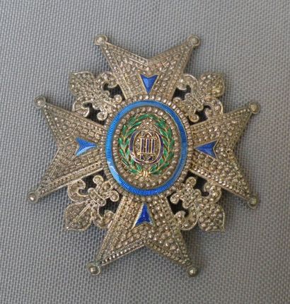 Espagne Ordre de Charles III. Plaque de Grand-Croix. Argent ajouré, émail (éclats)....