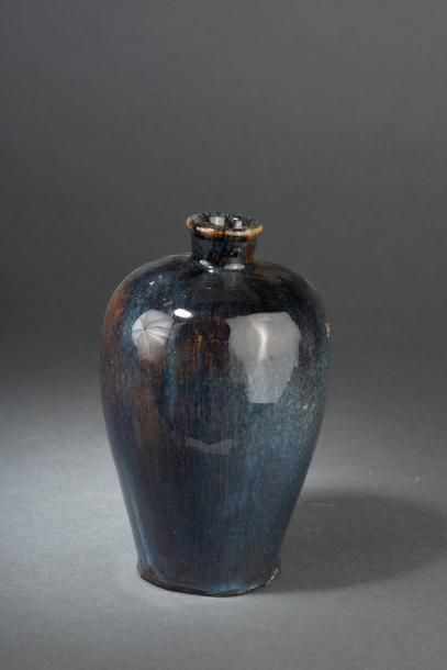 Vase Meiping à glaçure bleue, brune et noire...