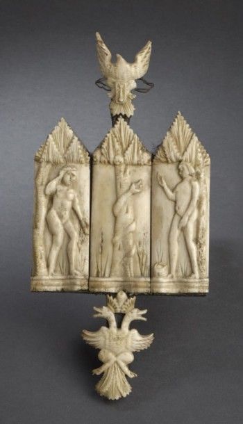null Ensemble de trois plaquettes, Venise, atelier des Embriachi, XVe siècle. en...