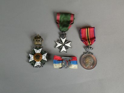 BELGIQUE 
Lot de 3 décorations: Croix de Chevalier de l'Ordre de Léopold (accidents,...
