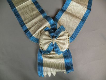 HAWAI 
Ordre de la Couronne royale d'Hawaï. Écharpe de Grand-Croix et cravate de...