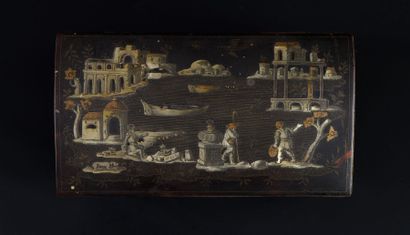 null Coffret en écaille et nacre piqué d'or.
Naples, millieu du XVIIIe siècle.
Le...