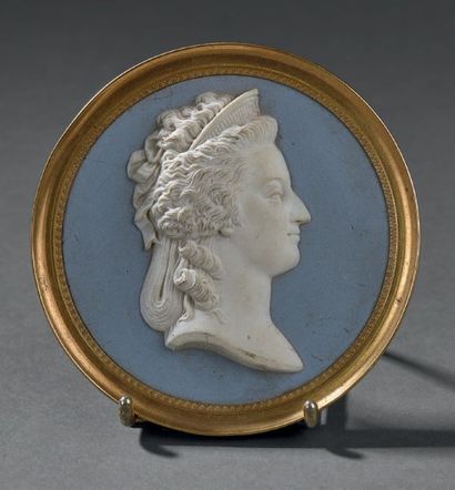 SÈVRES Profil en biscuit de la reine Marie Antoinette, vers 1820
Inscrit Sèvres sur...