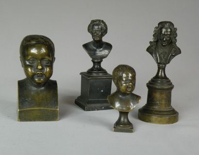 Lot de quatre bustes du début du XIXe siècle
En...