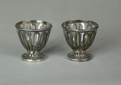 null Paire de coquetiers en argent par Joseph Levol, Paris 1783-1789
A décor ajouré,...