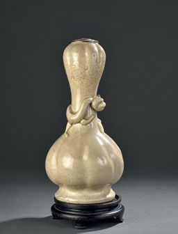 Vase, Chine du Sud, XVIIe siècle
En céramique...