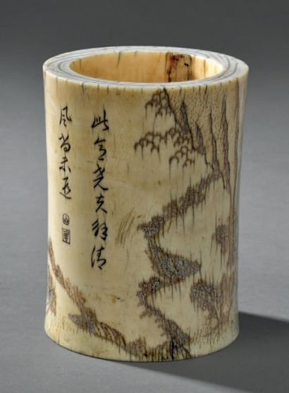 Pot à pinceaux en ivoire, Chine, XVIIIe-XIXe...