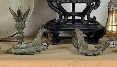 null Paire de crochets de palanquin en bronze, art khmer, XIIIe siècle
Le crochet...