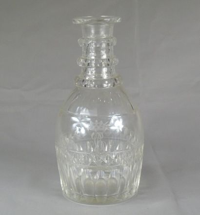 Carafe en cristal taillé, vers 1815-1820

A...