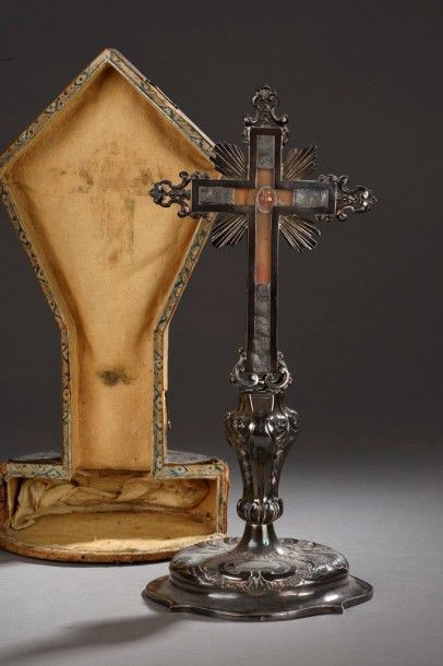 Croix reliquaire en argent, Carcassonne 1788

la...