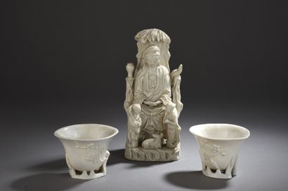 null Paire de coupes libatoires en porcelaine Blanc de Chine

Chine, époque Kangxi...