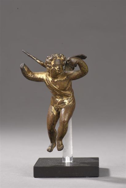 null Angelot en bronze ciselé et doré, fin XVIIe siècle
(accidents et manques).
H....