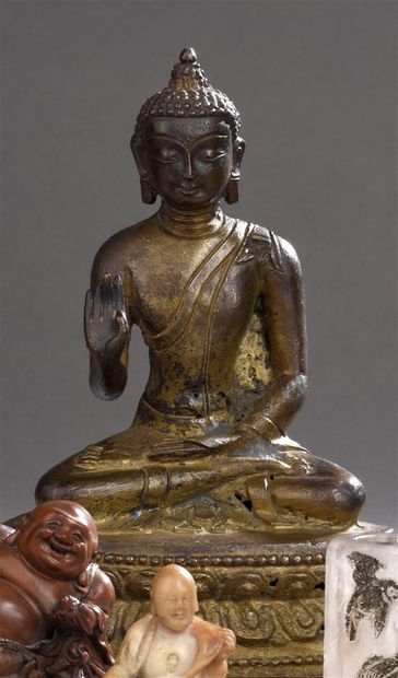 null Statuette de bouddha en bronze
Tibet
Représenté, vêtu d'une robe monastique,...