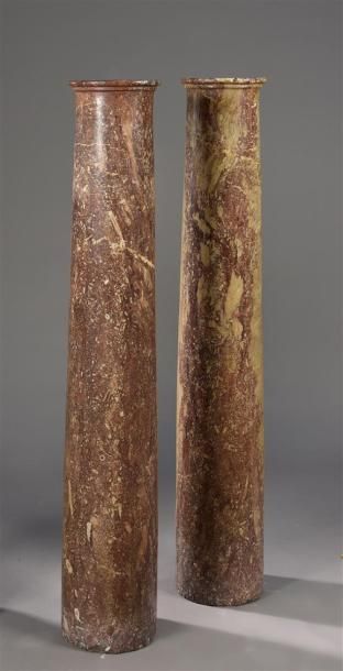 null Paire de colonnes en marbre
accident à l'une.
H. 125 cm