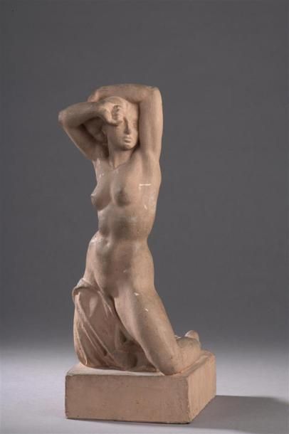 null LAGRIFFOUL Henri (1907-1981)
Femme nue s'étirant
Terre cuite
35 x 13 cm 