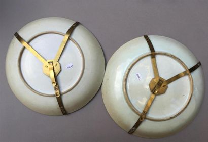 null Deux plats creux en porcelaine famille rose
Chine, XVIIIe siècle
L'un à décor...