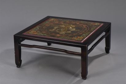 Table basse carrée en bois polychrome
Chine,...