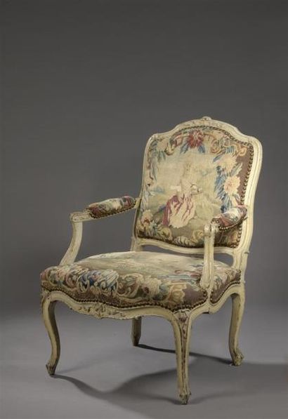 null Suite de quatre larges fauteuils, estampillés L. Mayeux, d'époque Louis XV
En...