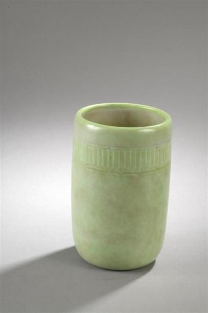 Émile DECOEUR (1876-1953)
Vase cylindrique...