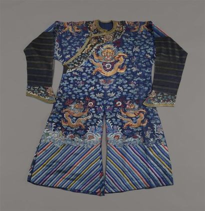 null Robe d'été en gaze de soie bleue 
Chine, dynastie Qing, époque Guangxu (1875-1908)
A...