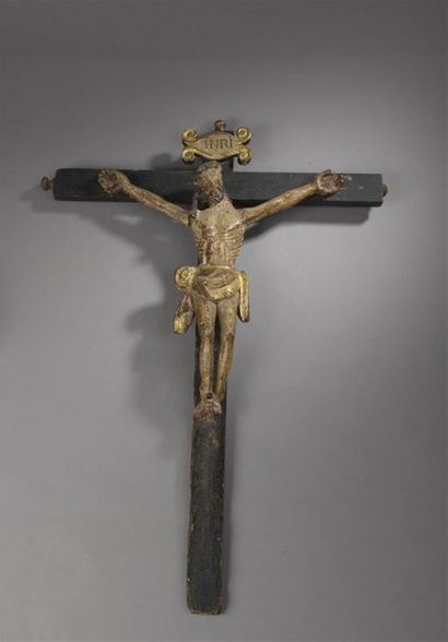 null Crucifix avec Christ en bois polychromé et doré
Art populaire, XVII e siècle
(quelques...