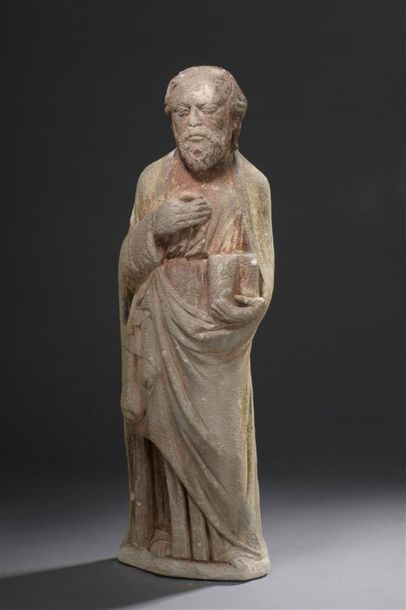 null Saint apôtre en pierre calcaire sculptée avec monochromie rouge, XIVe siècle
Debout,...