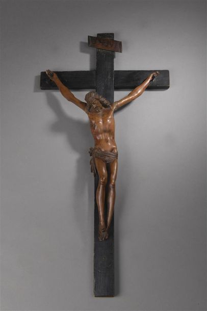 null Crucifix avec Christ en buis sculpté et traces de monochromie, XVII e siècle
Tête...