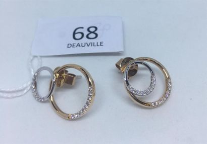 null Paire d'oreilles en or rose et blanc 18K (750 ) réunissant deux de pendants...