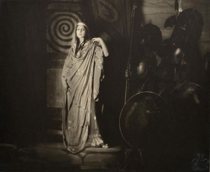  Otto Wegener Ida Rubinstein en Hélène de Sparte Paris, mai 1912 Épreuve d'exposition...