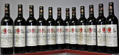 null 12 bouteilles
CHÂTEAU CAP LÉON VEYRIN - Listrac Médoc 
2000 
Etiquettes légèrement...