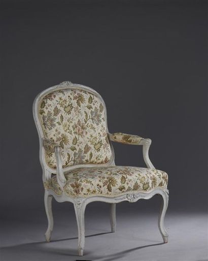 null Suite de trois fauteuils estampillés G. Jacob d'époque Louis XV
En hêtre laqué...