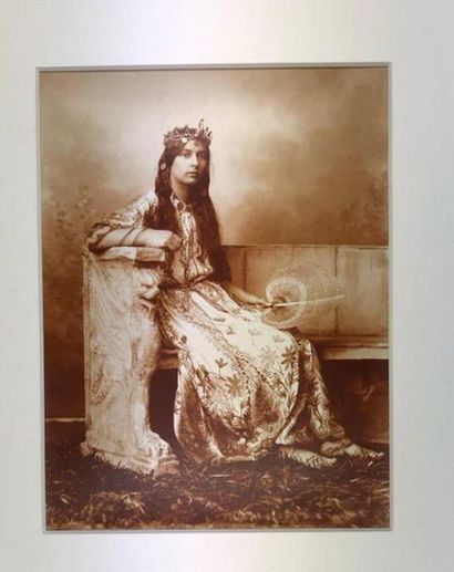 null Huit variations autour d'un costume oriental, 1900
Recherches pictorialistes...