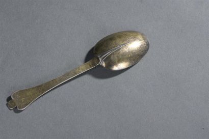 null Cuillère en vermeil, modèle queue de rat,
Paris, 1687-1691
Poids 16,1 g 
Provenance...