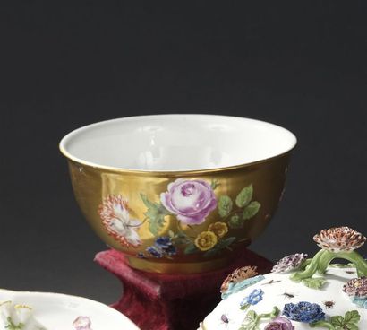 null Meissen, XVIIIe siècle, vers 1745-50
Jatte circulaire en porcelaine à décor...