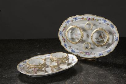 null Meissen , XVIIIe siècle, vers 1780
Paire de porte-huilier en porcelaine de forme...