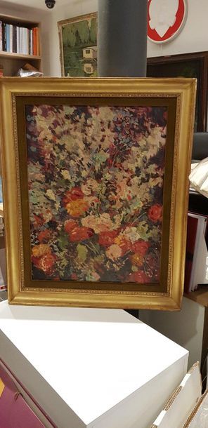 null Alexander ALTMANN (1878-1932)

Bouquet de fleurs

Huile sur toile signée en...