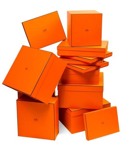 null HERMÈS Paris

Lot of twenty-eight empty orange boxes from the House, of various...