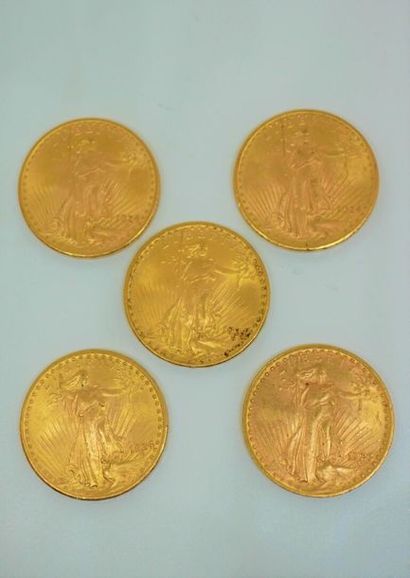 null Une pièce de 20 Dollars Or : 1923 (CA)
Quatre pièces de 20 Dollars Or : 1924...