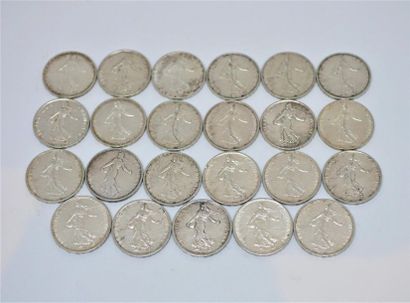 null 23 pièces de 5 Francs Argent : 8 de 1960 (O.ROTY), 2 de 1961 (O.ROTY), 6 de...