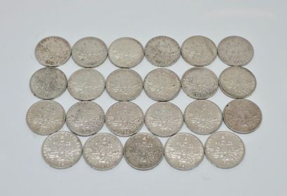 null 23 pièces de 5 Francs Argent : 8 de 1960 (O.ROTY), 2 de 1961 (O.ROTY), 6 de...