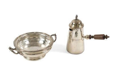 null Vegetable dish in silver and its lining in silver plated metal, plain on pedestal,...