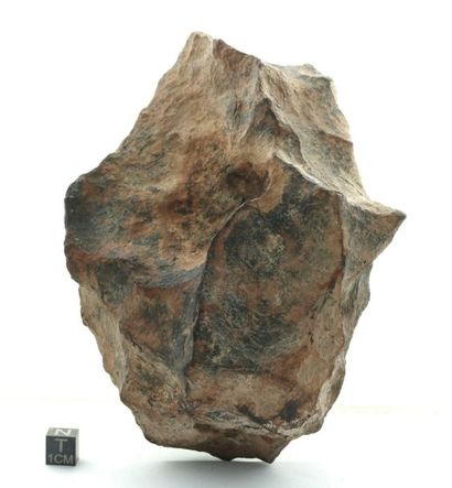 null Meteor crater of 4035 g
Very beautiful specimen, with its discovery patina preserved.
Complete...