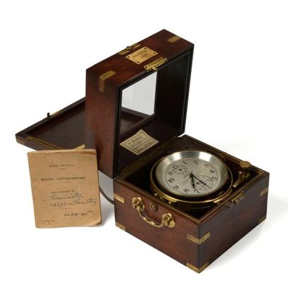 null Chronomètre de marine signé Hamilton modèle 21 avec sa boite d'origine en acajou...