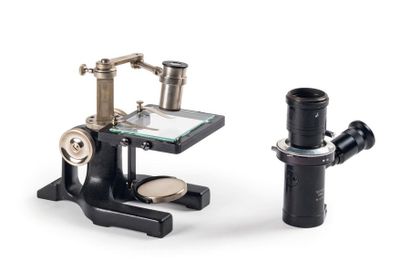 null Ensemble Reichert composé d'un microscope à dissection Reichet, d'un oculaire...